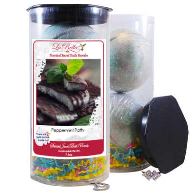 Chocolate lovers can pamper themselves in a delightful bath with the scents of chocolate and peppermint. Two bath bombs and two surprise jewelry items included in each canister! 